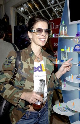 Annabella Sciorra photo