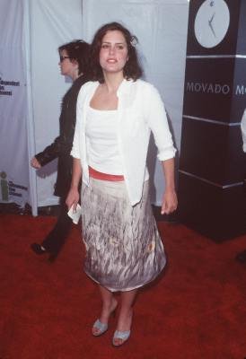 Ione Skye photo