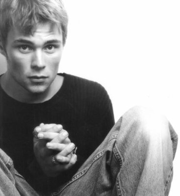 Patrick Flueger photo