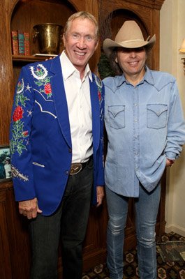 Dwight Yoakam photo