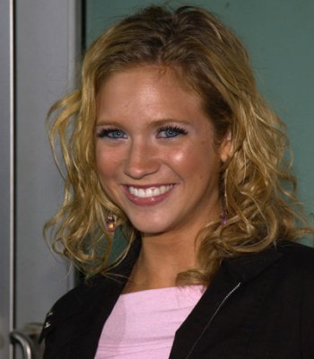 Brittany Snow photo