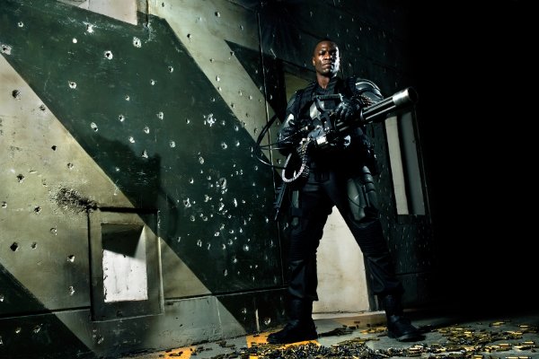 Adewale Akinnuoye-Agbaje photo