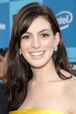 Anne Hathaway photo