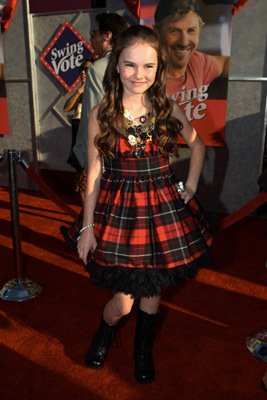 Madeline Carroll photo