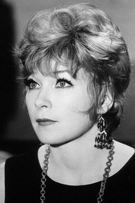 Shirley MacLaine photo