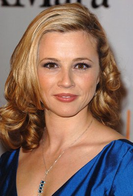 Linda Cardellini photo