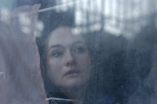 Emily Mortimer photo