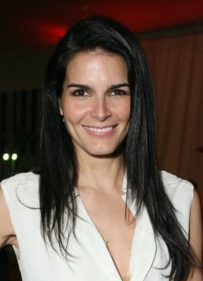Angie Harmon photo