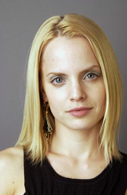 Mena Suvari photo