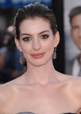 Anne Hathaway photo