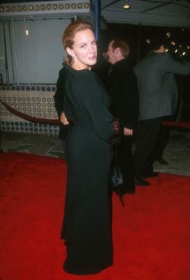Elizabeth Perkins photo