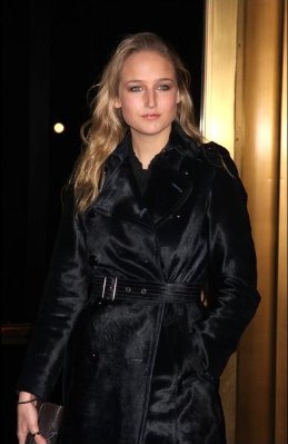 Leelee Sobieski photo