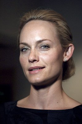 Amber Valletta photo