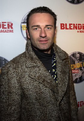 Julian McMahon photo
