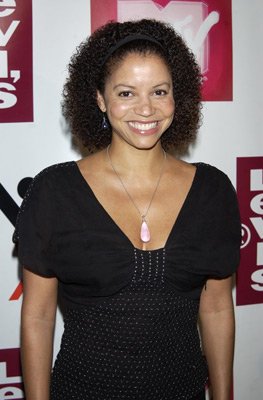 Gloria Reuben photo