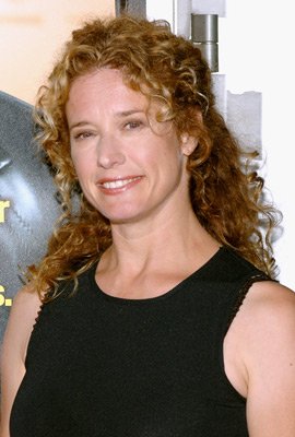 Nancy Travis photo