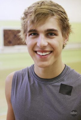 Cody Linley photo