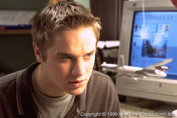 Devon Sawa photo