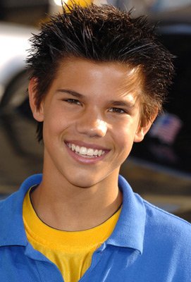 Taylor Lautner photo