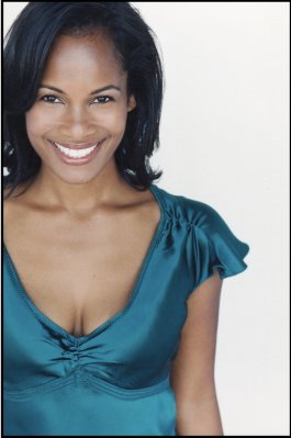 Robinne Lee photo