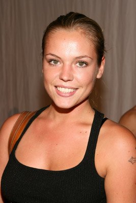 Agnes Bruckner photo