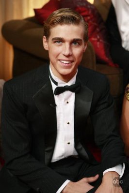 Cody Linley photo