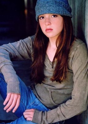 Jennifer Stone photo