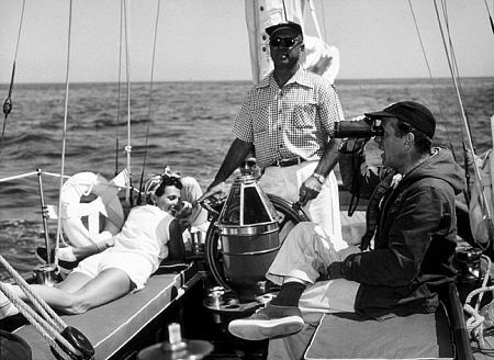 Humphrey Bogart photo