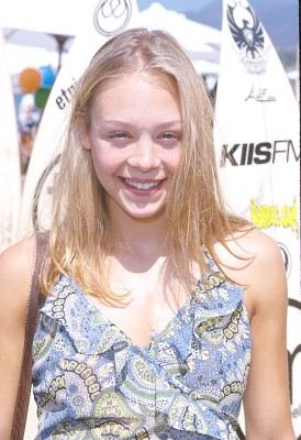 Alexandra Holden photo