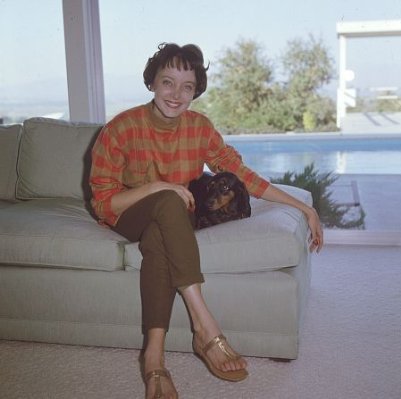 Carolyn Jones photo