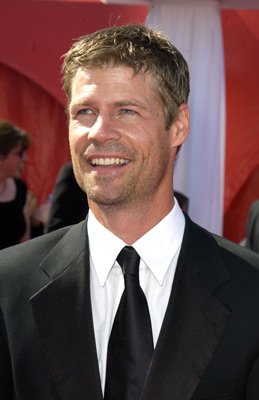 Joel Gretsch photo