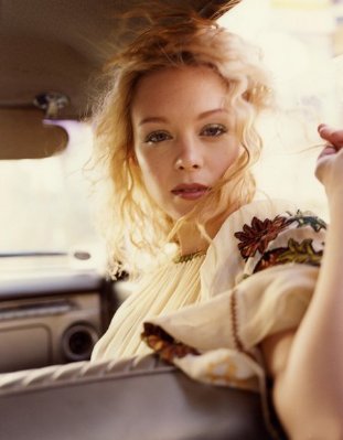 Alexandra Holden photo