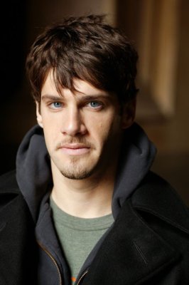 Justin Bartha photo