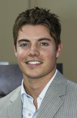 Josh Henderson photo