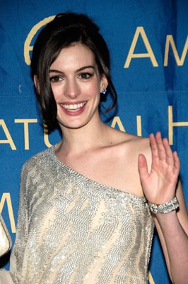 Anne Hathaway photo