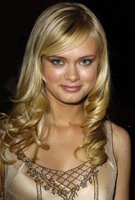 Sara Paxton photo