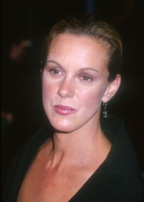 Elizabeth Perkins photo
