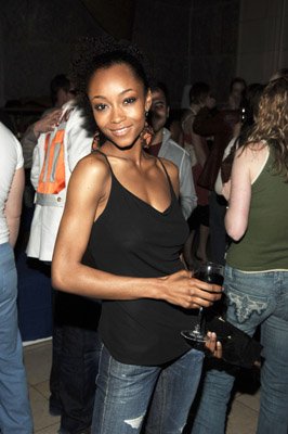 Yaya DaCosta photo