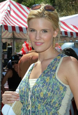 Maggie Grace photo