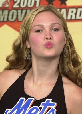 Julia Stiles photo