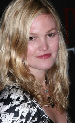 Julia Stiles photo
