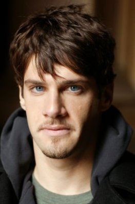 Justin Bartha photo