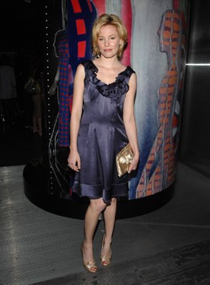 Elizabeth Banks photo