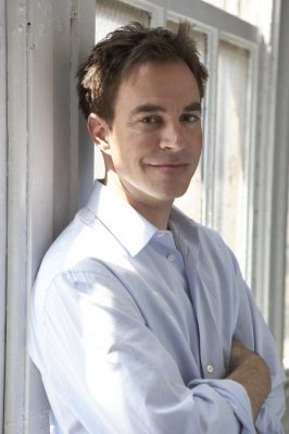 Roger Bart photo