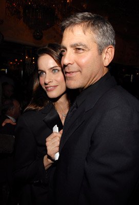 Amanda Peet photo