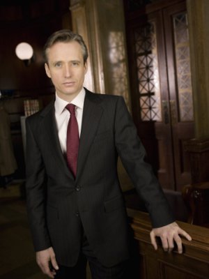 Linus Roache photo