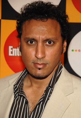 Aasif Mandvi photo