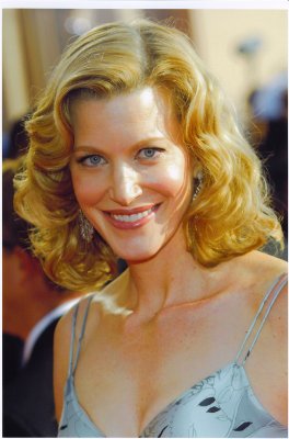 Anna Gunn photo