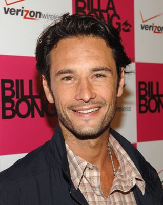 Rodrigo Santoro photo