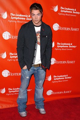 Josh Henderson photo